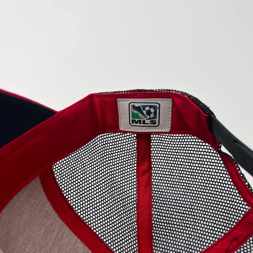 Chicago Fire Department Trucker Hat Red Black Mesh MLS Licensed OSFA‎